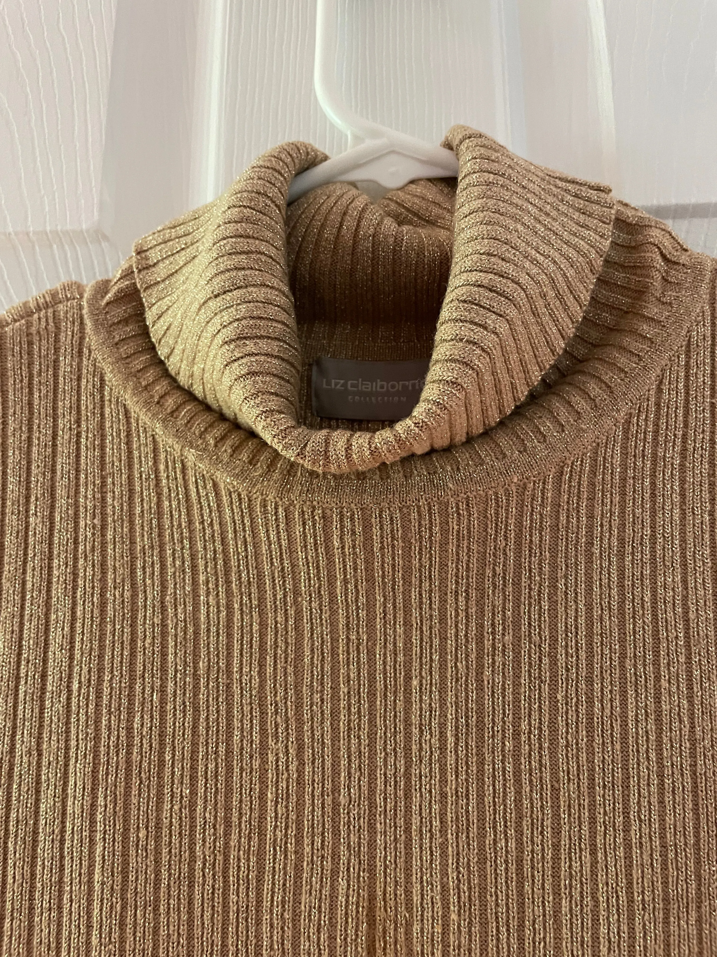 € Women/Juniors Large Liz Claiborne Gold Sparkle Sleeveless Turtleneck Holiday Christmas Sweater
