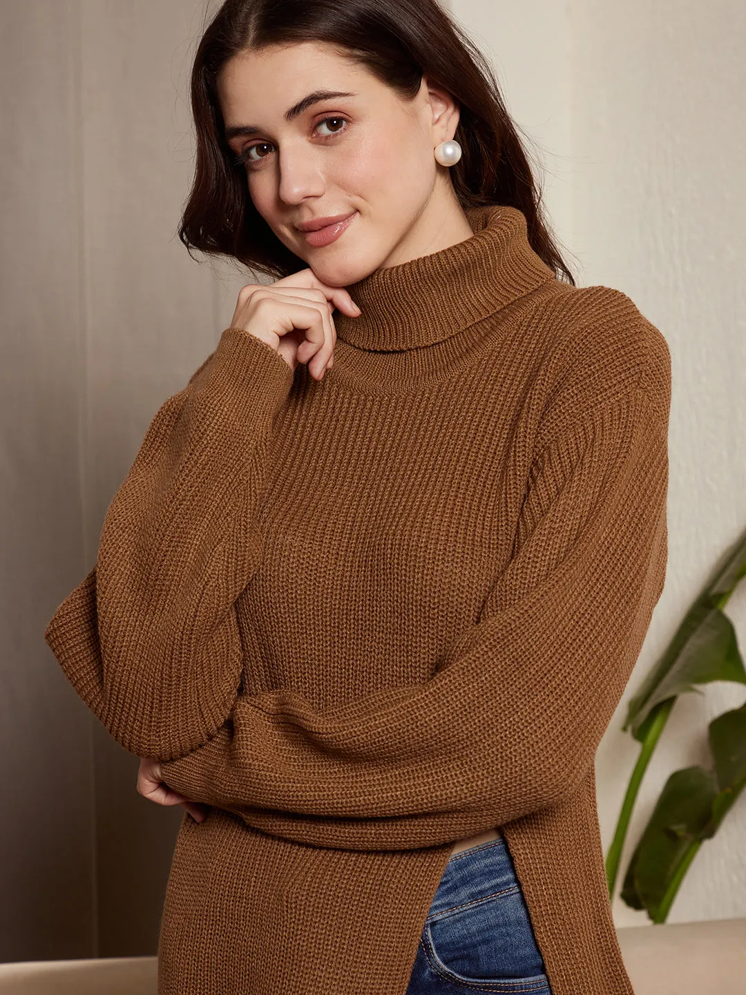 Berrylush Women Solid Brown Turtle Neck Drop-Shoulder Sleeves Straight Hem Slitted Regular Sweater