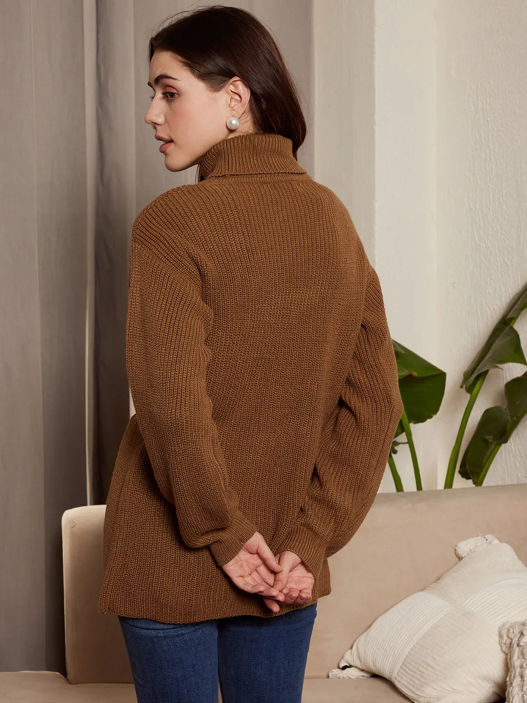 Berrylush Women Solid Brown Turtle Neck Drop-Shoulder Sleeves Straight Hem Slitted Regular Sweater
