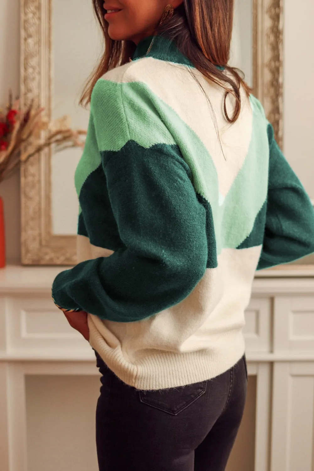 Hot Girl Color Block Plunge Buttoned Sweater In Green